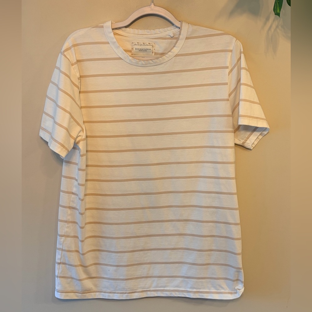 3/$20 DENIM & FLOWERS Men's White & Beige Striped Crew Neck T-Shirt